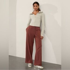 Athleta Endeavor High Rise Relaxed Pant in Cherrywood Size M Tall